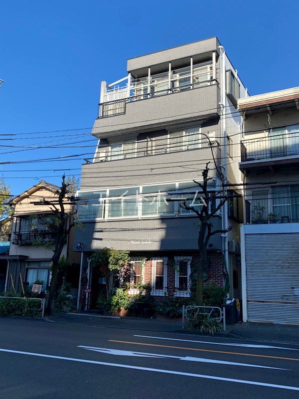 �����s�����q�s���_���S���ڂ̃}���V�����̌����O��