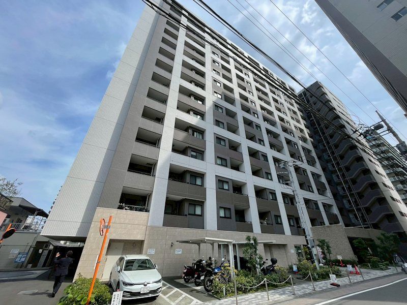 �����s�����q�s�������̃}���V�����̌����O��