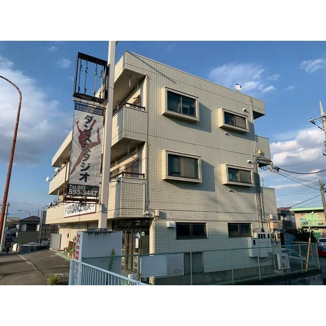 �����s����s���R�T����11-32�̃}���V�����̌����O��