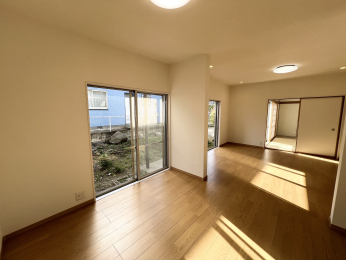 �����s�����q�s�k���1���ڂ̒��È�ˌ��Ẵ��r���O