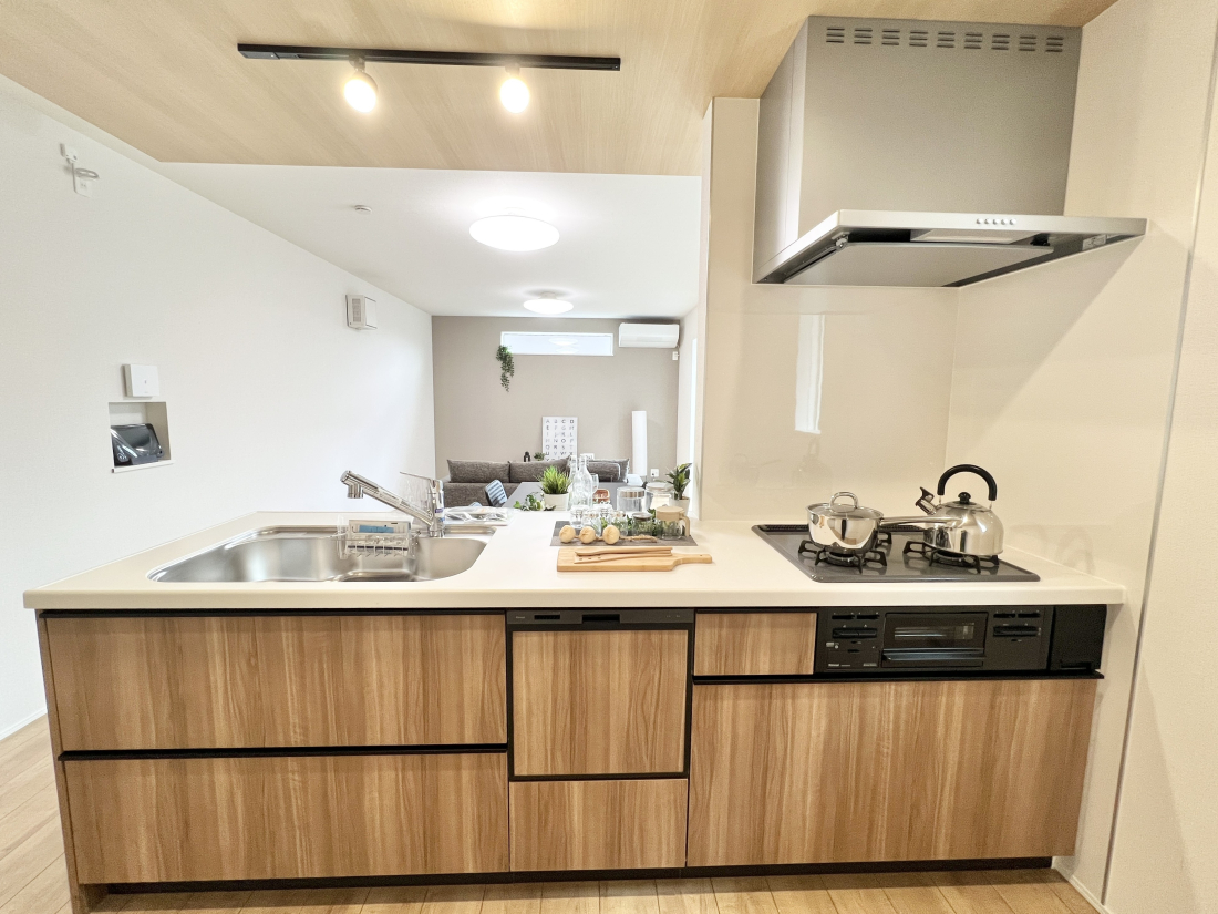 �����s�����q�s������̐V�z��ˌ��ẴL�b�`��