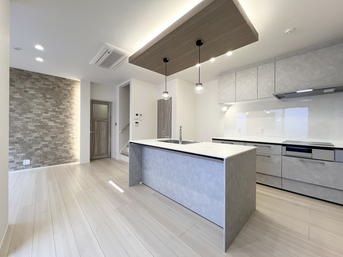 �����s�����q�s���{���̐V�z��ˌ��Ẵ��r���O