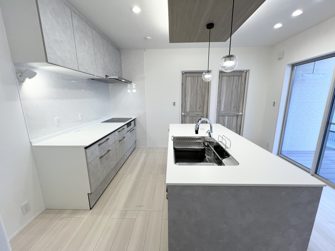 �����s�����q�s���{���̐V�z��ˌ��ẴL�b�`��