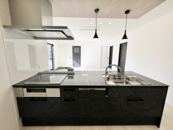 �����s�����q�s���{���̐V�z��ˌ��ẴL�b�`��