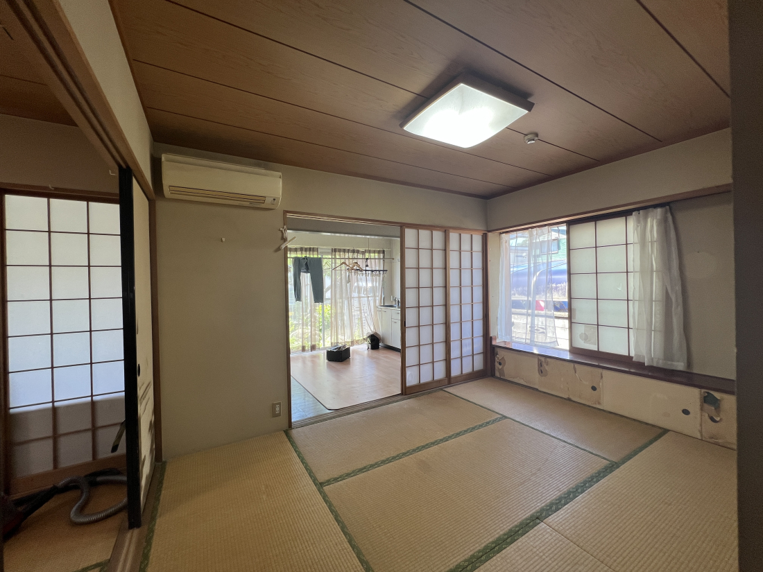 �����s�����q�s�l�J���̒��È�ˌ��Ẵ��r���O�ȊO�̋���