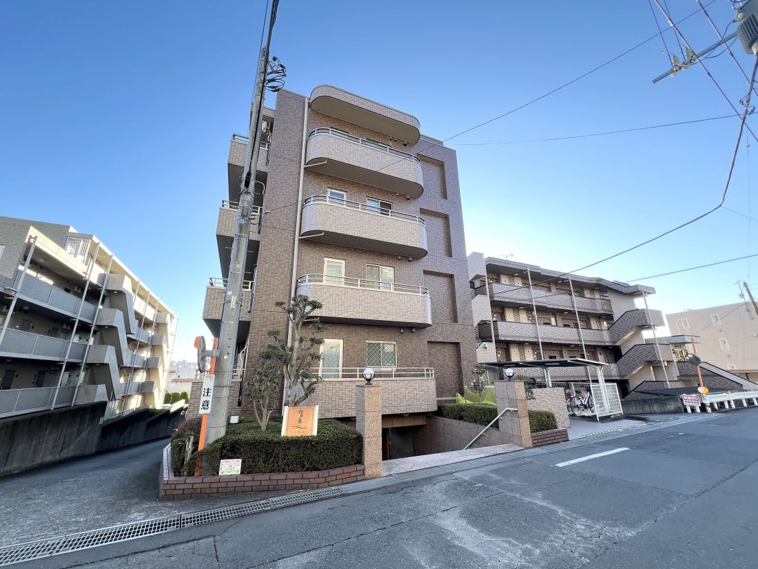 �����s�����q�s��a�c��7���ڔ����q�s��\���w�Z�����q�s�Ђ�ǂ�R���w�Z�̒��Ã}���V�����̌��n�O�ώʐ^