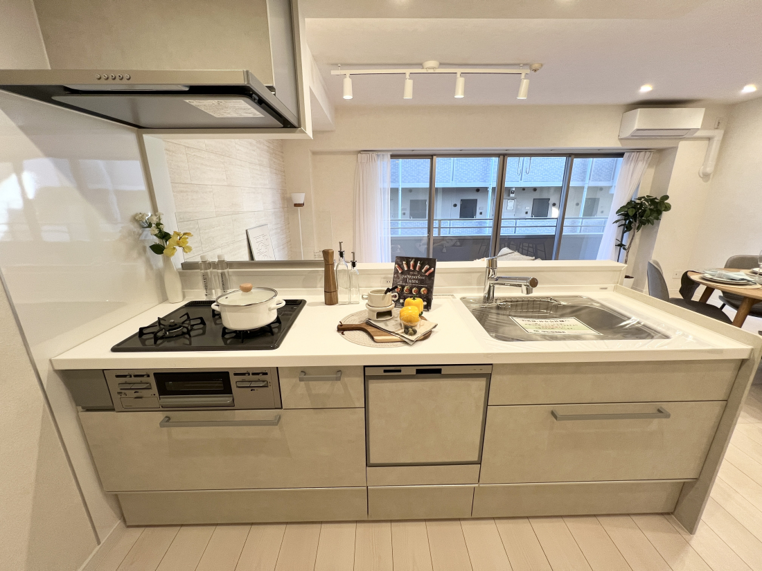 �����s�����q�s��a�c��7���ڔ����q�s��\���w�Z�����q�s�Ђ�ǂ�R���w�Z�̒��Ã}���V�����̃L�b�`��