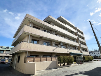 �����s�����q�s���M��2���ڔ����q�s���w�Z�����q�s�{�㒆�w�Z�̒��Ã}���V�����̌��n�O�ώʐ^