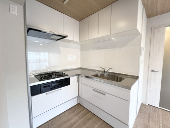 �����s�����q�s���c�������q�s���c���w�Z�����q�s���c���w�Z�̒��Ã}���V�����̃L�b�`��