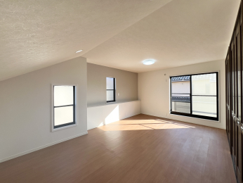 �����s�����q�s�������q��2���ڂ̒��È�ˌ��Ẵ��r���O�ȊO�̋���