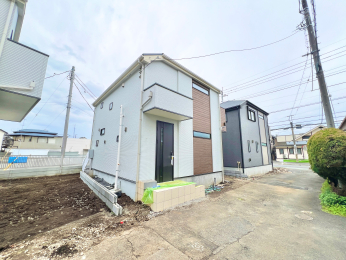 �����s�����q�s�Бq���̐V�z��ˌ��Ă̑O�ʓ��H�܂ތ��n�ʐ^