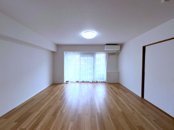 �����s�����q�s�v�ێR��1���ڂ̒��Ã}���V�����̃��r���O