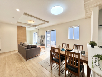 �����s�����q�s�茴���̐V�z��ˌ��Ẵ��r���O