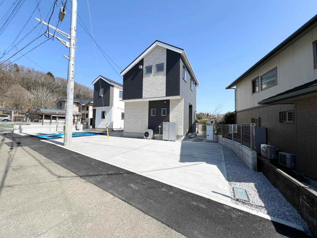 �����s�����q�s������̐V�z��ˌ��Ă̑O�ʓ��H�܂ތ��n�ʐ^