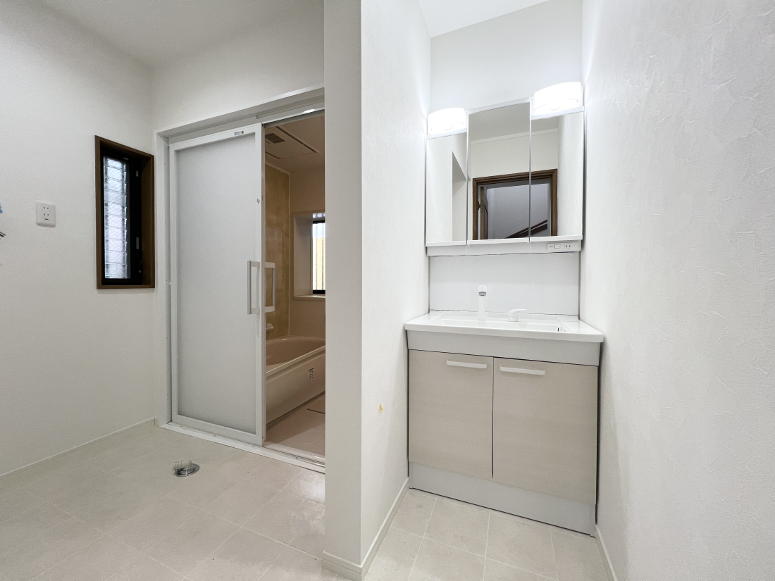 �����s�����q�s��a�c��6���ڂ̒��È�ˌ��Ă̐��ʑ�E���ʏ�