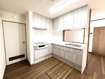 �����s�����q�s�쒬�̒��È�ˌ��ẴL�b�`��