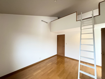 �����s�����q�s�������q��2���ڂ̒��È�ˌ��Ẵ��r���O�ȊO�̋���