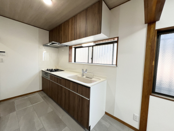 �����s�����q�s�Œ�2���ڂ̒��È�ˌ��ẴL�b�`��