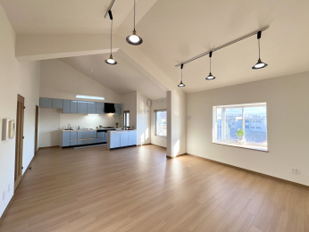 �����s�����q�s����5���ڂ̒��Ã}���V�����̃��r���O