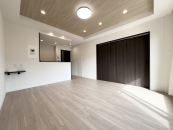 �����s�����q�s����1���ڂ̒��Ã}���V�����̃��r���O