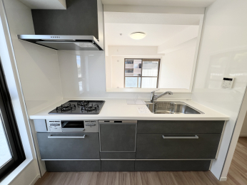 �����s�����q�s���؂̒��Ã}���V�����̃L�b�`��