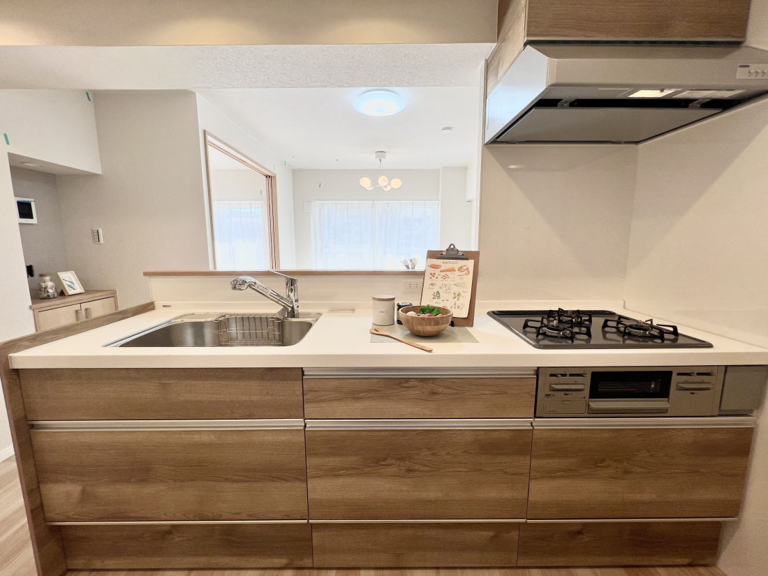 �����s�����q�s�U�c��5���ڂ̒��Ã}���V�����̃L�b�`��