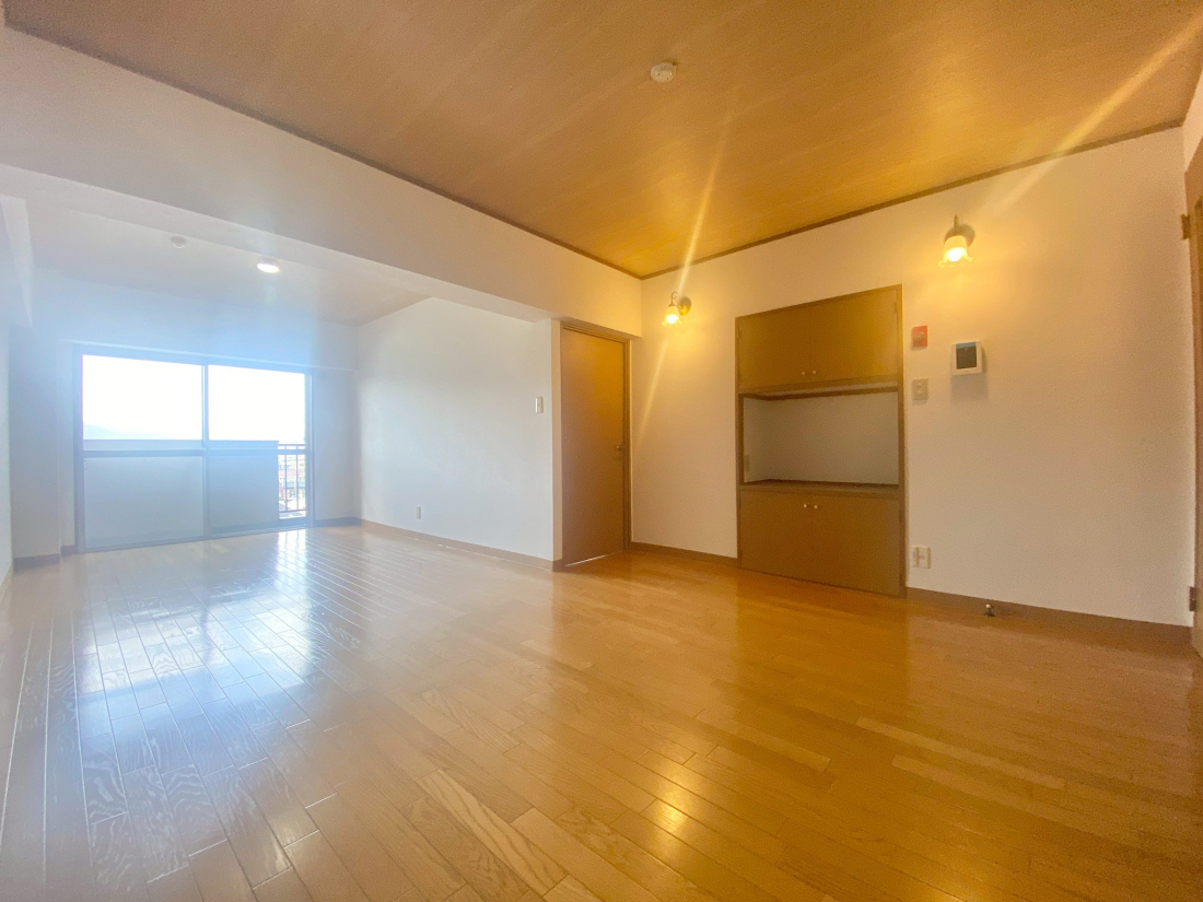 �����s�����q�s�q����1���ڂ̒��Ã}���V�����̃��r���O