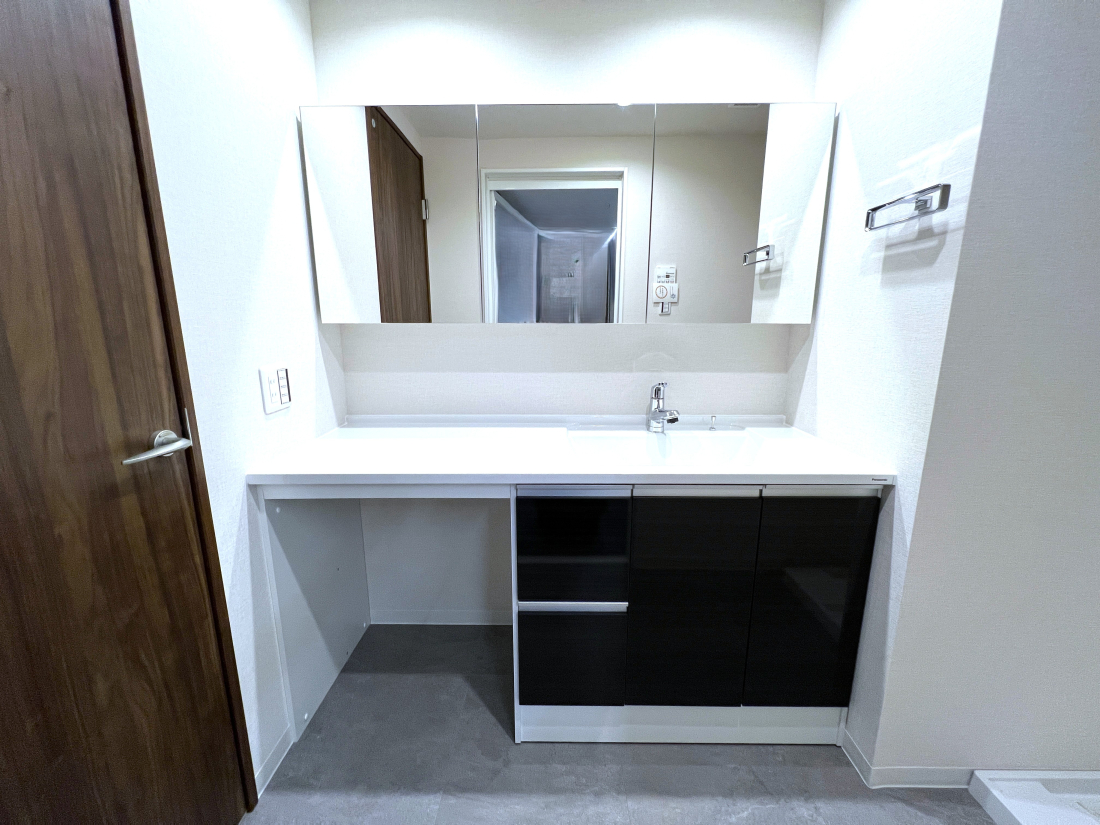 �����s�����q�s��a�c��3���ڂ̒��Ã}���V�����̐��ʑ�E���ʏ�