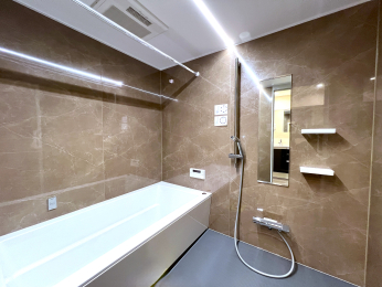 �����s�����q�s��a�c��3���ڂ̒��Ã}���V�����̗���