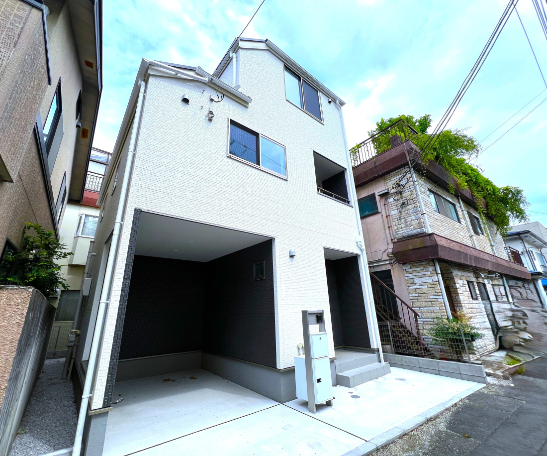 �����s�����q�s�{���̐V�z��ˌ��Ă̑O�ʓ��H�܂ތ��n�ʐ^