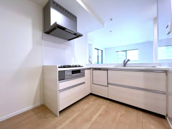 �����s�����q�s�{���̐V�z��ˌ��ẴL�b�`��