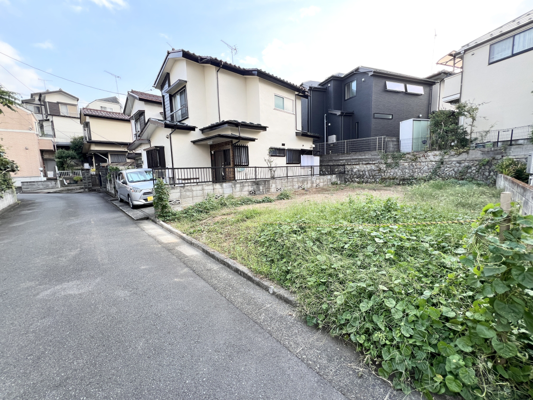 �����s�����q�s�U�c��4���ڂ̓y�n�̑O�ʓ��H�܂ތ��n�ʐ^