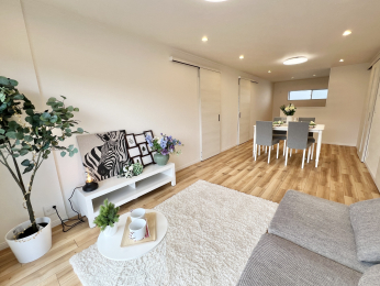 �����s�����q�s�U�c��5���ڂ̒��Ã}���V�����̃��r���O