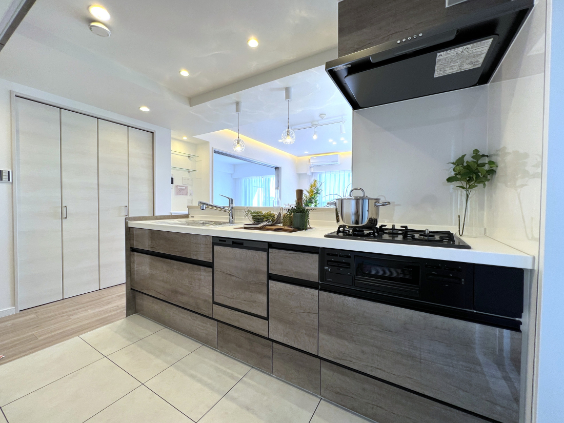 �����s�����q�s�݂Ȃݖ�5���ڂ̒��Ã}���V�����̃L�b�`��