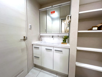 �����s�����q�s�݂Ȃݖ�5���ڂ̒��Ã}���V�����̐��ʑ�E���ʏ�