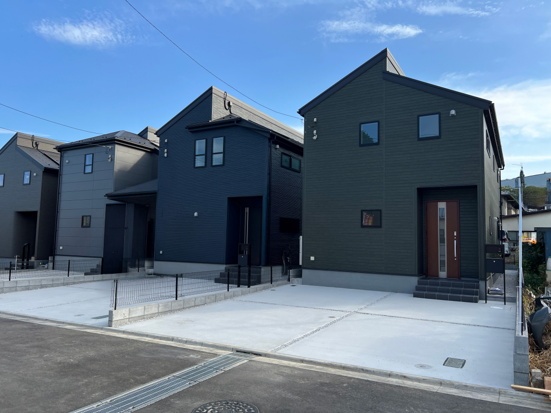 �����s�����q�s���������̐V�z��ˌ��Ă̑O�ʓ��H�܂ތ��n�ʐ^