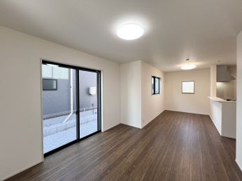 �����s�����q�s������̐V�z��ˌ��Ẵ��r���O