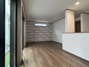 sqsac5ڂ̐VzˌẴrO