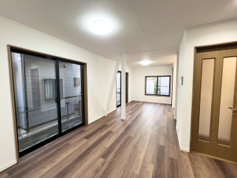 �����s�����q�s�k�쒬�̒��È�ˌ��Ẵ��r���O