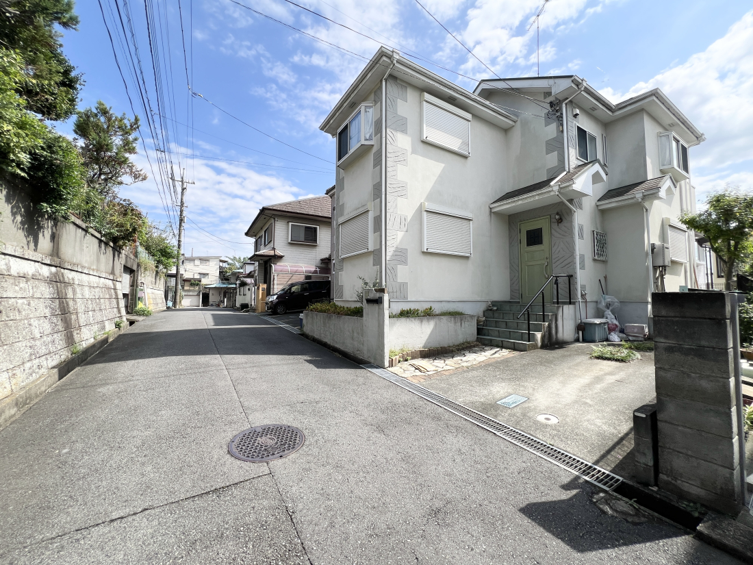 sqsUc2ڂ̒ÈˌĂ̑OʓH܂ތnʐ^