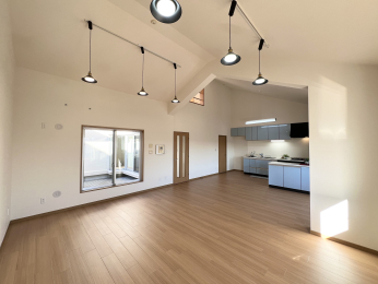 �����s�����q�s����5���ڂ̒��Ã}���V�����̃��r���O