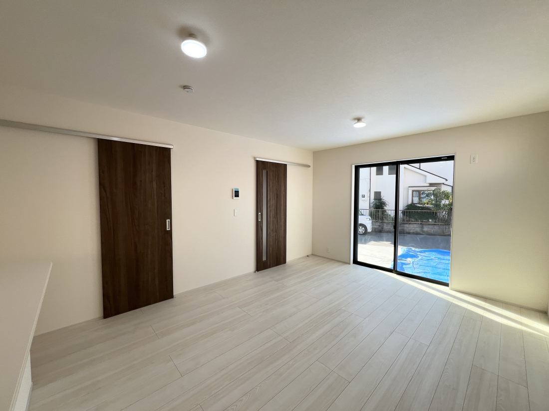 �����s�����q�s���ڒ��̐V�z��ˌ��Ẵ��r���O