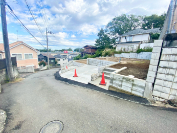 sqsD̓yn̑OʓH܂ތnʐ^