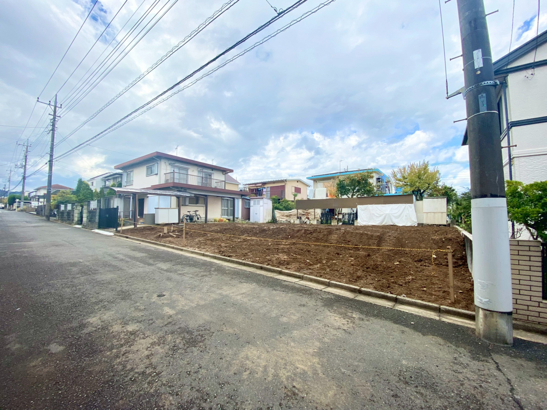 sqs߂1ڂ̓yn̑OʓH܂ތnʐ^