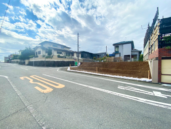 sqs߂4ڂ̓yn̑OʓH܂ތnʐ^