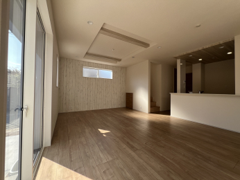 sqsUc2ڂ̐VzˌẴrO