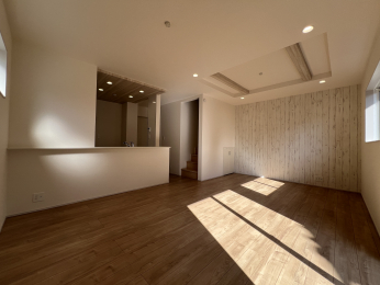 sqsUc2ڂ̐VzˌẴrO