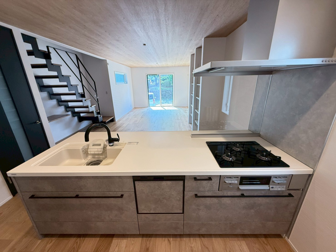 �����s�����q�s�߂����3����41-4�̐V�z��ˌ��ẴL�b�`��