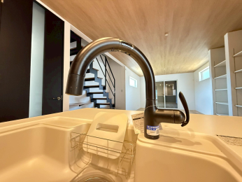 �����s�����q�s�߂����3����41-4�̐V�z��ˌ��ẴL�b�`��